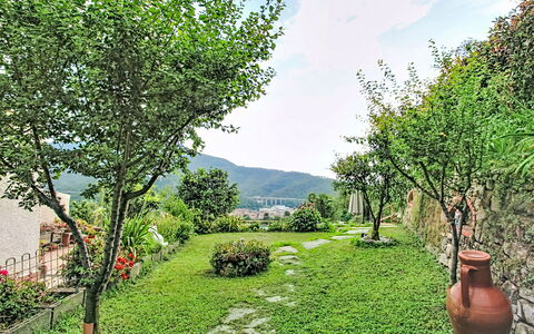 Cà Olivella: Møbel, Køkken & Spisebord, Stol, Etage, Hav, Altan, Ocean, Udvej, Eco Hotel, Spisestue
