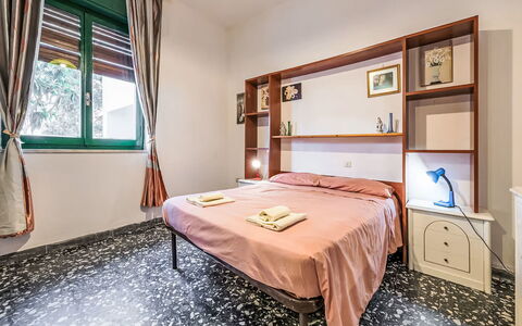 Villetta Luisa: Møbel, Køkken & Spisebord, Stol, Etage, Hav, Altan, Ocean, Udvej, Eco Hotel, Spisestue