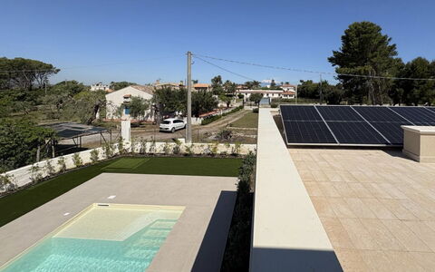 Villa Marzia - Augusta: Svømmepøl, Have, Skygge, Estate, Landscaping, Gårdsplads, Design, Gård, Villa, Eco Hotel