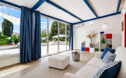 Villa Didymos: Møbel, Indretning, Gulvbelægning, Etage, Loft, Lejlighed, Couch, Hjem, Værelse, Stue