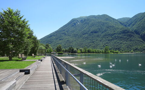 Casa Gloria: Vand, Vandressourcer, Krop Af Vand, Vandvej, Bank, Vandløb, Bakke, Highland, Sø, Hill Station