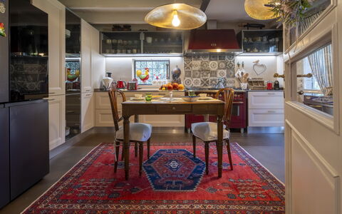 Villa El Perlè, Padenghe sul Garda: Møbel, Indretning, Gulvbelægning, Køkken, Loft, Træ, Lysarmatur, Etage, Belysning, Countertop
