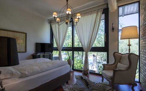 Villa El Perlè, Padenghe sul Garda: Møbel, Indretning, Seng, Soveværelse, Træ, Værelse, Etage, Gulvbelægning, Loft, Sengetøj