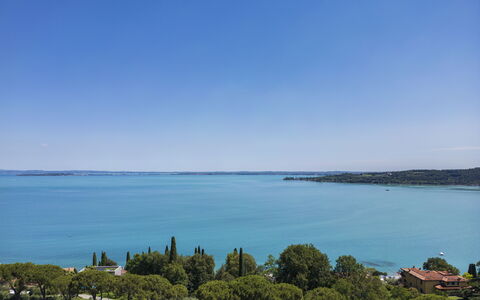 Villa El Perlè, Padenghe sul Garda: Blå, Vand, Krop Af Vand, Daytime, Horisont, Coastal Og Oceaniske Landskabsformer, Hav, Sommer, Ocean, Kyst