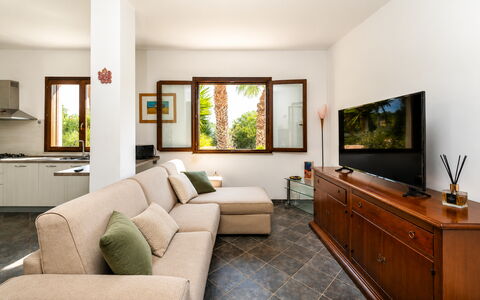 Villa Don Pino: Møbel, Indretning, Couch, Gulvbelægning, Stue, Træ, Etage, Bord, Værelse, Loft