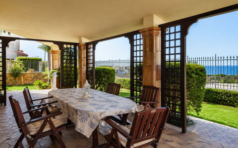 La Villa di Giusy: Estate, Veranda, Altan, Have, Stueplante, Blomsterkrukke, Skygge, Udvej, Villa, Mansion