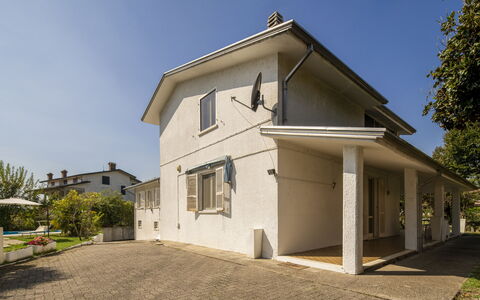 Villa Eva: Bygning, Vindue, Hus, Hjem, Boligområde, Arkitektur, Tag, Dør, Menneskelig Bosættelse, Sommerhus