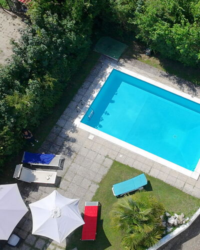 Villa Eva: Svømmepøl, Udvej, Udendørs Møbler, Thermae, Fritid, Eco Hotel, Skygge, Hacienda, Paraply, Stol