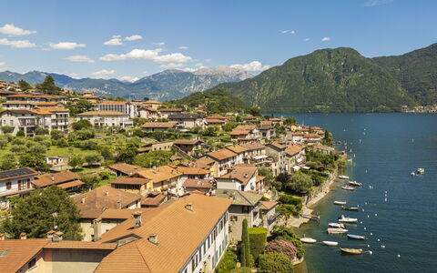 Next Comacina, Lago di Como with Garage: Bjergrige Landskabsformer, Vand, Bjerg, Bakke, Highland, Bjergkæde, Hus, Coastal Og Oceaniske Landskabsformer, Hill Station, Landsby