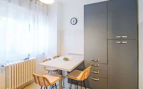Boscolago: Møbel, Gulvbelægning, Indretning, Træ, Etage, Belysning, Cabinetry, Køkken, Værelse, Stol