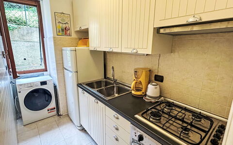 Rubens: Køkken Apparat, Køkken, Større Bandage, Gulvbelægning, Husholdningsapparat, Komfur, Countertop, Etage, Gaskomfur, Komfur