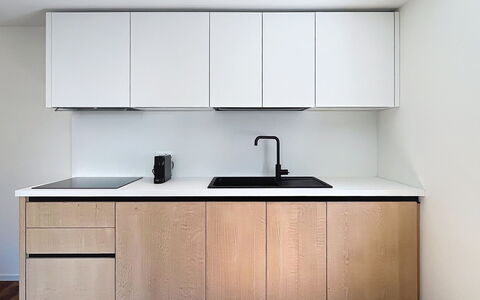 Ca' Alma Dolomia: Træ, Gulvbelægning, Cabinetry, Countertop, Indretning, Køkken, Møbel, Håndvask, Etage, Tap