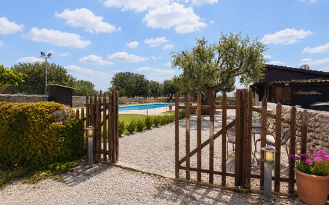 La Muraglia: Land Lot, Skygge, Have, Landscaping, Estate, Indkørsel, Gård, Hegn, Home Fencing, Backyard