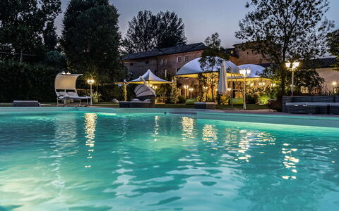 Relais Villa Mirandola: Nat, Udvej, Lysarmatur, Svømmepøl, Have, Hacienda, Sikkerhedsbelysning, Midnat, Landscaping, Landskab Belysning