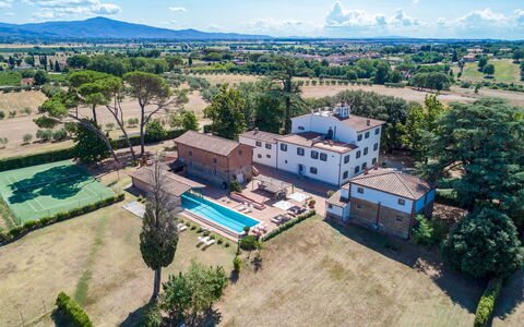 Antica Villa Merelli 12: Svømmepøl, Estate, Villa, Hacienda, Hotel, Udvej