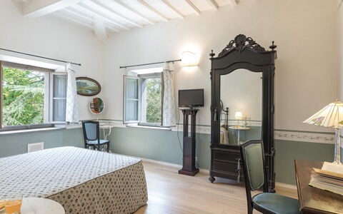 Antica Villa Merelli 12: Møbel, Indretning, Væg, Loft, Soveværelse, Gulvbelægning, Belysning, Hjem, Seng, Etage