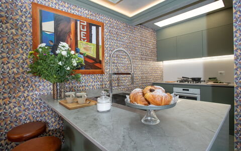Belvedere Guastella B 4: Køkken, Countertop, Indretning, Gulvbelægning, Møbel, Belysning, Etage, Flise, Cabinetry, Hjem