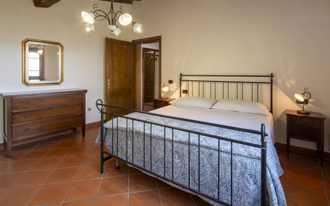 La Casina: Møbel, Indretning, Træ, Gulvbelægning, Etage, Loft, Værelse, Belysning, Seng, Soveværelse
