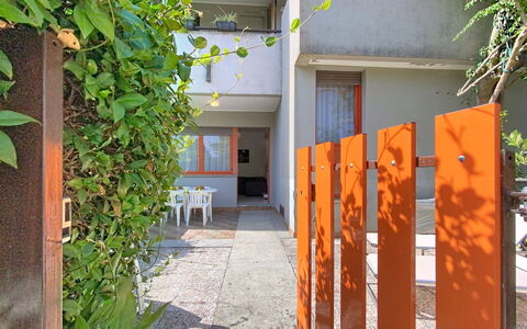 Villaggio Podere San Luigi: Boligområde, Hjem, Lejlighed, Urban Design, Altan, Skygge, Dagslys, Gips