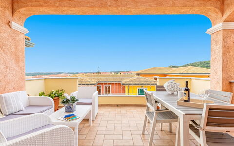 Vacanze Levante: Lejlighed, Indretning, Hjem, Etage, Gulvbelægning, Møbel, Stol, Altan, Udvej, Udendørs Møbler