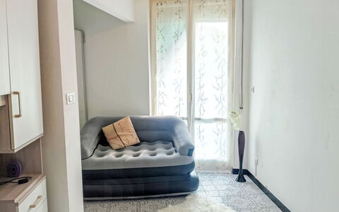Onda Blu House: Møbel, Indretning, Etage, Gulvbelægning, Træ, Værelse, Textile, Stue, Couch, Belysning