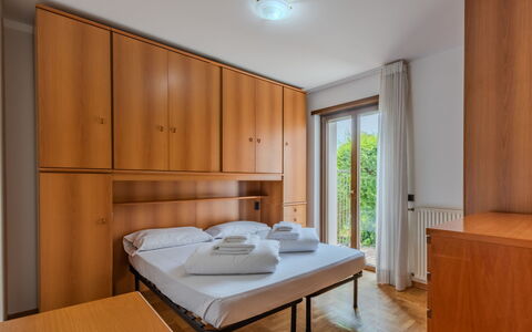 Michelon: Indretning, Seng, Etage, Værelse, Soveværelse, Lejlighed, Bed Frame, Bejdse, Hårdttræ, Sengetøj