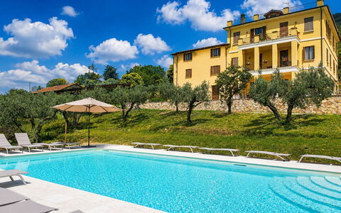 Villa Santa Chiara: Svømmepøl, Estate, Villa, Eco Hotel, Udvej, Udendørs Møbler, Stuehus, Hacienda, Landscaping, Hotel