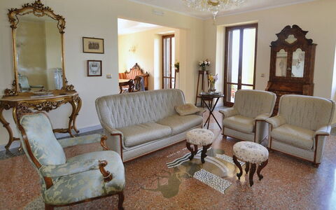Villa Santa Chiara: Møbel, Indretning, Gulvbelægning, Træ, Etage, Værelse, Stue, Billedramme, Couch, Belysning