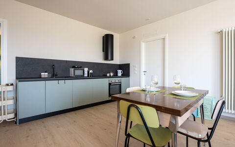Serracapelli: Møbel, Indretning, Gulvbelægning, Køkken, Træ, Countertop, Etage, Køkken & Spisebord, Belysning, Bord