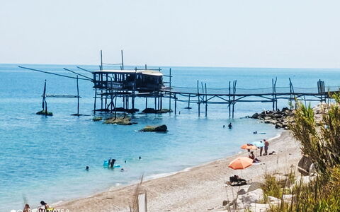 La Terrazza di Colle Marino: Blå, Vand, Krop Af Vand, Horisont, Hav, Kyst, Strand, Sommer, Coastal Og Oceaniske Landskabsformer, Ocean