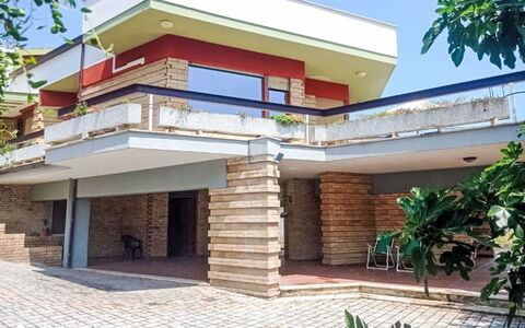 La Terrazza di Colle Marino: Boligområde, Kompositmateriale, Hjem, Mursten, Beton, Skygge, Altan, Hacienda, Estate, Design