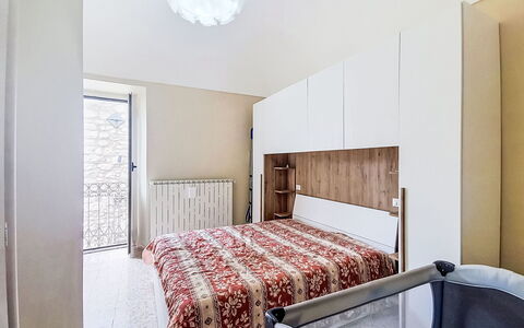 La Terrazza di Caramanico: Møbel, Seng, Soveværelse, Indretning, Sengetøj, Sengetøj, Gulvbelægning, Etage, Træ, Sengetøj