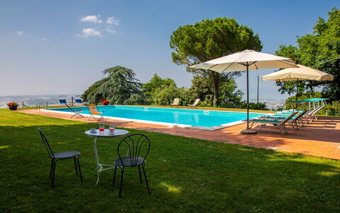 Torre di Paciano 10+2: Blå, Svømmepøl, Estate, Hacienda, Eco Hotel, Have, Villa, Udvej, Landscaping, Stuehus