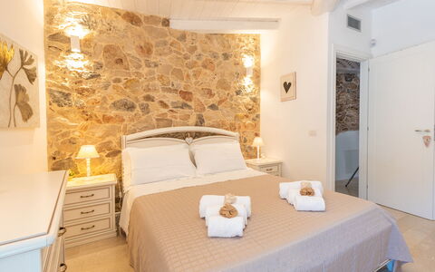 Tenuta Scialandre 10: Møbel, Indretning, Soveværelse, Etage, Loft, Lejlighed, Værelse, Bed Frame, Seng, Sengetøj