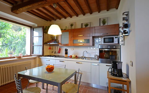 La Capanna di Franca 6+2: Møbel, Køkken, Køkken Apparat, Countertop, Indretning, Større Bandage, Gulvbelægning, Træ, Cabinetry, Husholdningsapparat