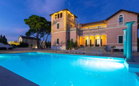 Villa Capozza 18+2: Estate, Udvej, Svømmepøl, Hacienda, Mansion, Villa, Hotel, Eco Hotel, Ferieby, Altan
