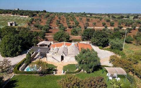 Trulli Littoria 4: Landskab, Hus, Arkitektur, Estate, Tag, Landdistrikt, Land Lot, Hjem, Sommerhus