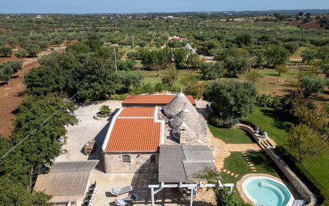 Trulli Littoria 4: Estate, Hacienda, Have, Landscaping, Stuehus, Flise, Backyard, Gård, Villa, Svømmepøl