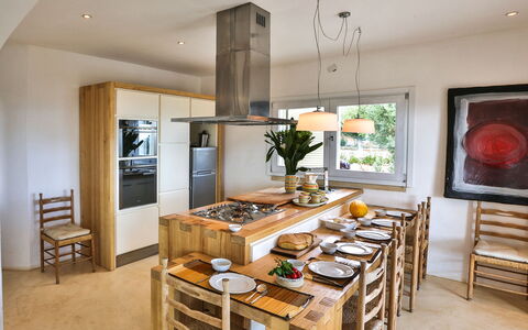 Villa Pajare Francesi 8+2: Møbel, Indretning, Gulvbelægning, Træ, Køkken, Loft, Etage, Countertop, Køkken & Spisebord, Belysning