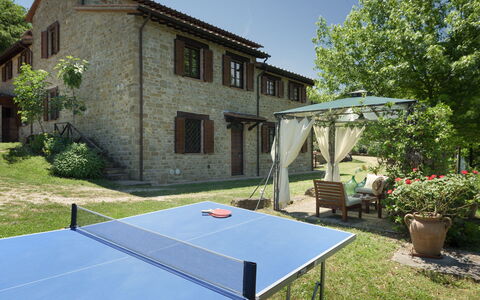 Val di Marco 12: Møbel, Estate, Backyard, Have, Sommerhus, Lawn, Hacienda, Stuehus, Gård, Udvej
