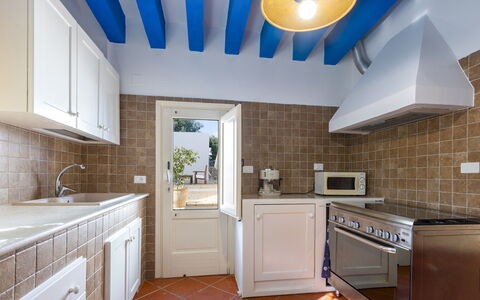 Villa del Lentisco 8+2: Køkken, Countertop, Større Bandage, Køkken Apparat, Gulvbelægning, Indretning, Cabinetry, Etage, Møbel, Hjem