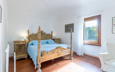 Cascina la Valle 10+2: Møbel, Indretning, Seng, Soveværelse, Gulvbelægning, Etage, Sengetøj, Værelse, Sengetøj, Belysning
