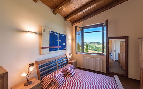 Casale Rosy 6+2: Indretning, Træ, Soveværelse, Loft, Seng, Møbel, Værelse, Gulvbelægning, Etage, Hjem