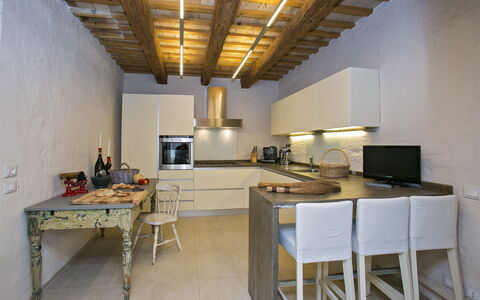 Casa Angela 6: Møbel, Indretning, Gulvbelægning, Køkken, Countertop, Træ, Etage, Loft, Køkken Apparat, Værelse