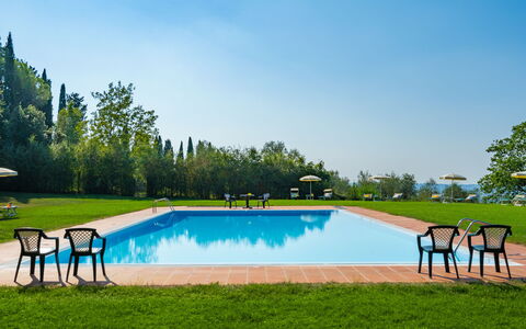 Tenuta di Pratello 24: Blå, Svømmepøl, Udvej, Have, Fritid, Skygge, Eco Hotel, Lawn, Landscaping, Parkere