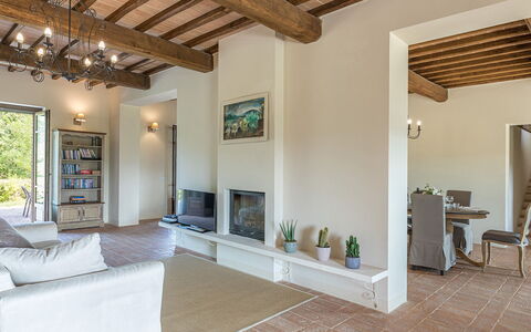 Podere di Salci 10: Møbel, Indretning, Gulvbelægning, Væg, Etage, Loft, Træ, Værelse, Stue, Belysning