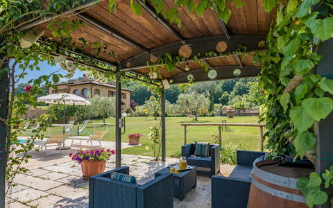 Le Terre di Nunzio 12: Have, Skygge, Møbel, Udendørs Møbler, Udendørs Struktur, Backyard, Udendørs Bord, Landscaping, Gård