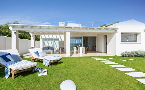 Villa Amar 4: Hjem, Estate, Veranda, Have, Udendørs Møbler, Skygge, Udendørs Struktur, Landscaping, Stol, Pergola