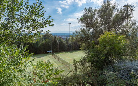Villa Ambrah 12+1: Træ, Tennisbane, Basketball Bane, Net, Parkere, Kunstgræs
