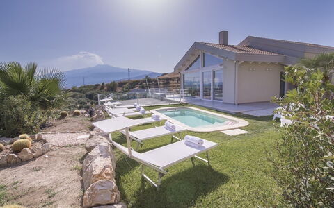 Villa Aura 6: Svømmepøl, Hjem, Estate, Udvej, Villa, Fritid, Eco Hotel, Landscaping, Skygge, Hacienda